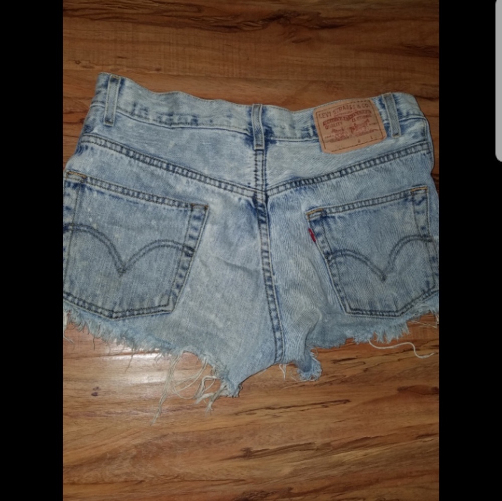 Distressed high waisted Jean shorts